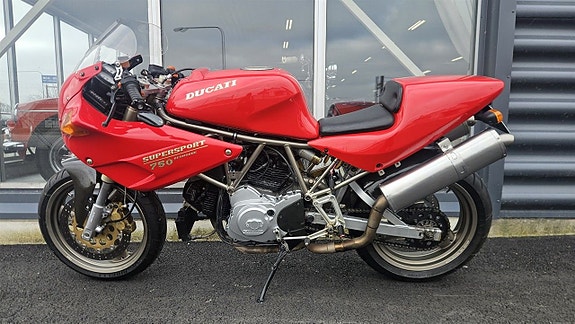 Ducati Supersport 750 4 of 9