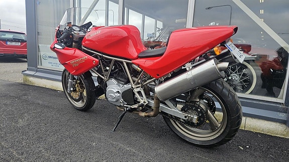 Ducati Supersport 750 6 of 9