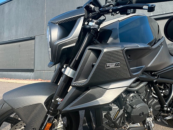 KTM BRABUS  R EDITION 1300 PLATINUM BLACK 19 of 20