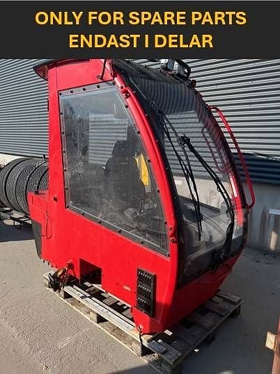 Komatsu C3001 571911 Hytt