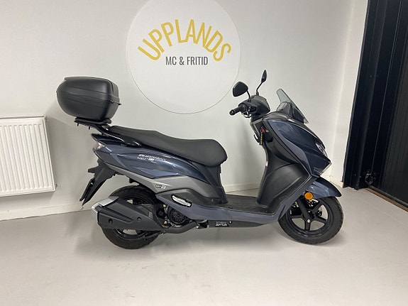 Suzuki UB 125 Burgman 2 of 6