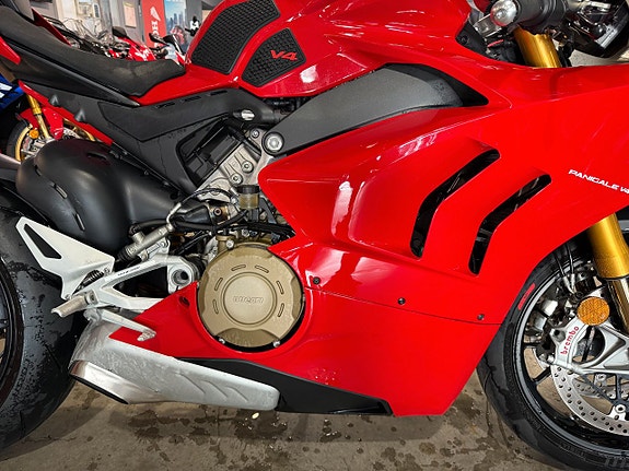Ducati Panigale V4S 11 of 14