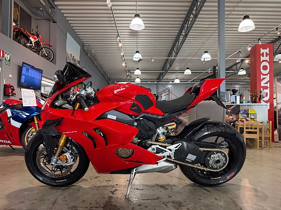 Ducati Panigale V4S 5 of 5