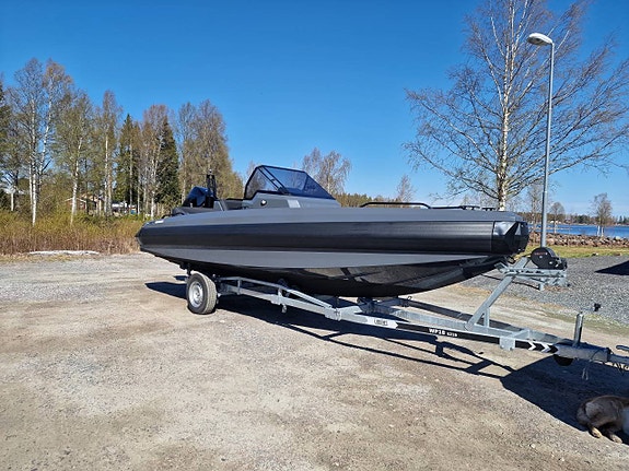 IRON 647 2022 Mercury F175 V6 2022 Fint skick 1-ägare Vagn 10 of 12