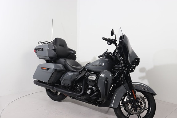 Harley-Davidson Ultra Limited 2 of 8