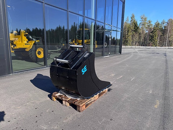 Schakt / VA Skopa 800mm 600L fäste S60 finns i lager