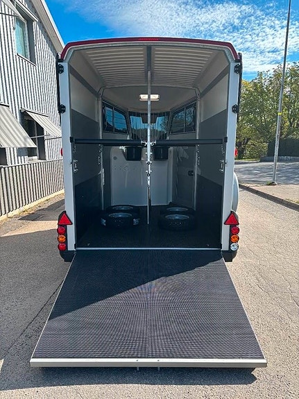 Ifor Williams HBX511 13 of 14