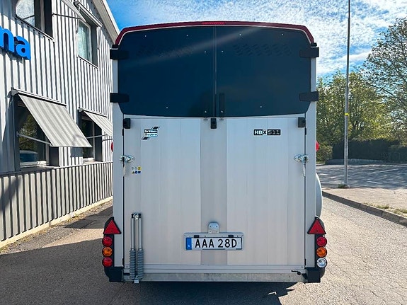 Ifor Williams HBX511 3 of 14