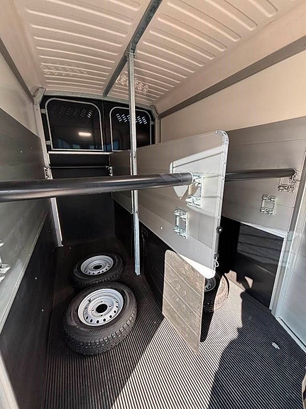 Ifor Williams HBX511 9 of 14