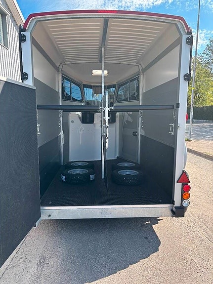 Ifor Williams HBX511 14 of 14