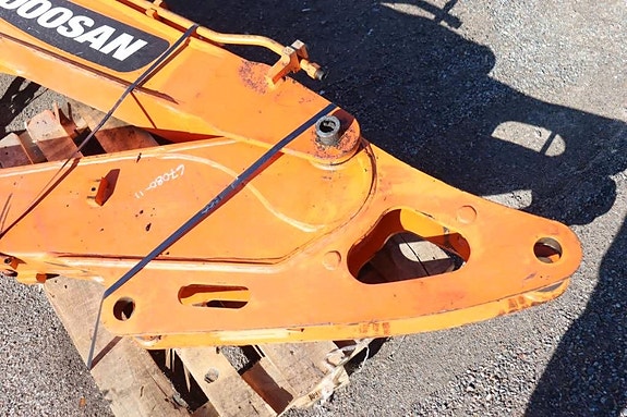 Doosan DX 60 R 4 of 5