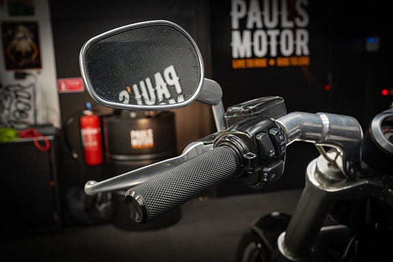 Harley-Davidson V-Rod Muscle  VRSCF 7 of 18
