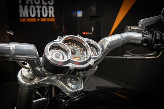 Harley-Davidson V-Rod Muscle  VRSCF 8 of 18