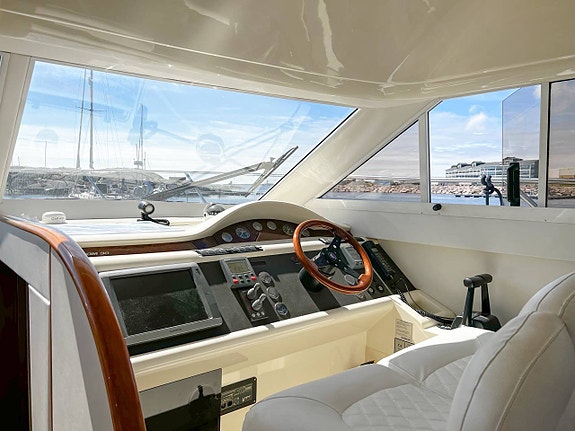 Fairline Phantom 38  2001  Finland 8 of 12