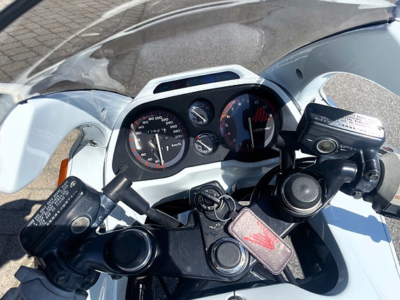 Honda Honda Cbr1000F Sc21 8 of 10