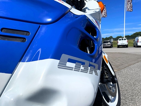 Honda Honda Cbr1000F Sc21 10 of 10
