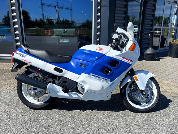 Honda Honda Cbr1000F Sc21 2 of 10