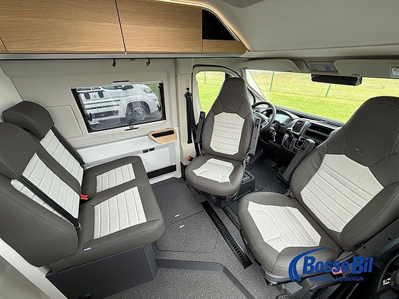 Adria Twin 640 SGX Plus * Topputrustad * Kolla planlösningen 8 of 15