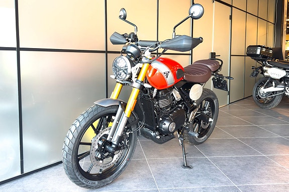 Triumph Scrambler 400 X 2 of 5