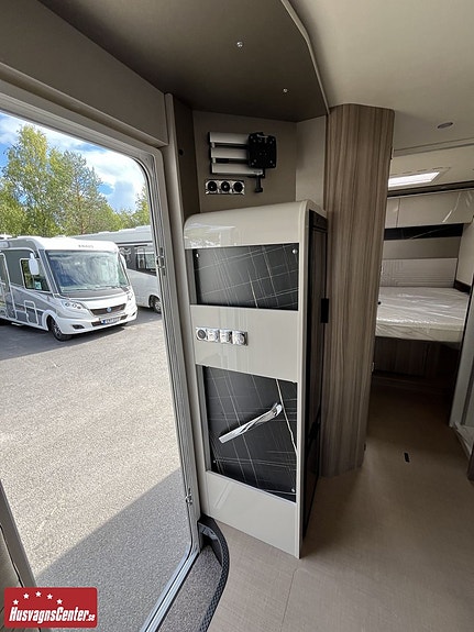 Bürstner I Lyseo 736 Harmony Line, Fiat 2,2 Mjet - 180 hk HD - 4400 kg - Au 14 of 19