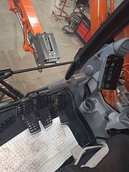 Hitachi ZX 210 LC - 7 LONG REACH , UTHYRES 19 of 24