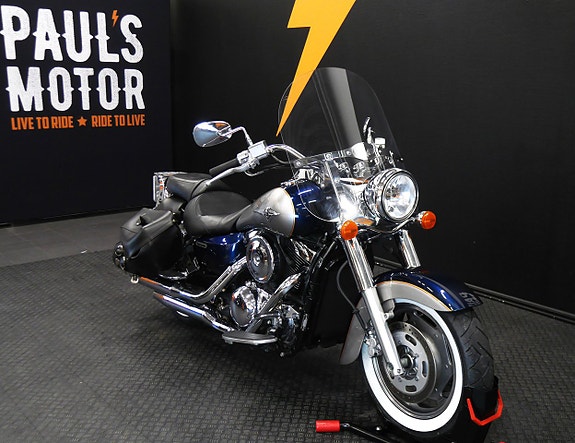 Kawasaki Vulcan 1600 Classic 2 of 15