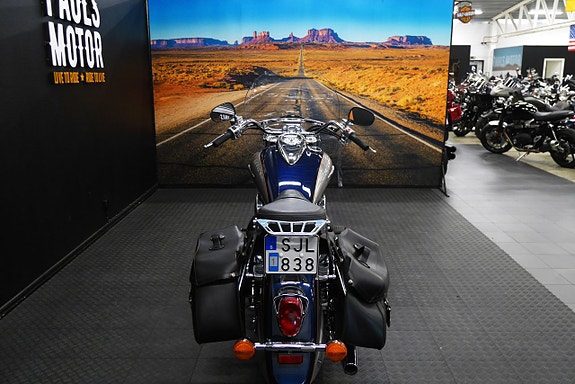 Kawasaki Vulcan 1600 Classic 12 of 15