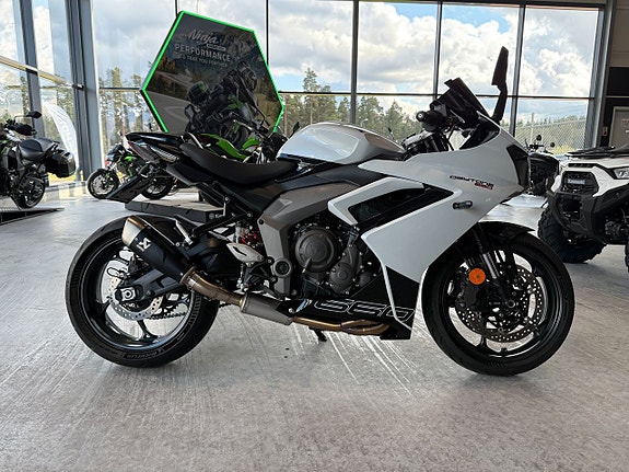 Triumph 660 Daytona Akrapovic Helsystem 9 of 10