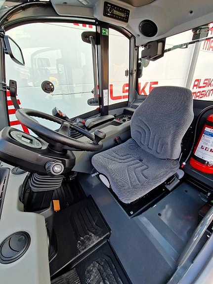 Kramer 5035 Low Cab 5 of 6