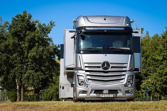 Mercedes-Benz NL Exclusive   GIGA Space B-Körkort Export 2 of 30