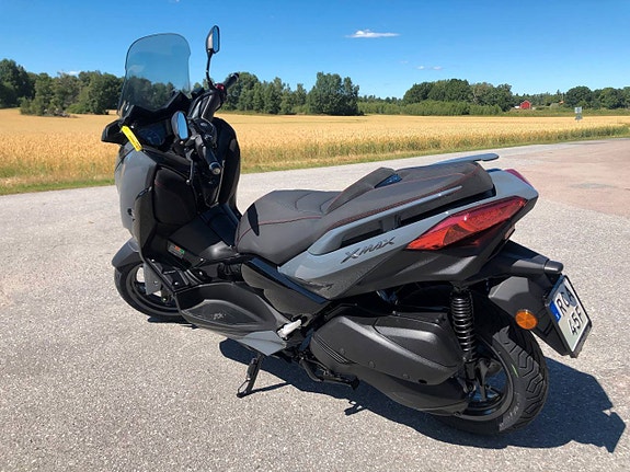 Yamaha X-MAX  300 TECH-MAX ABS 3 of 5