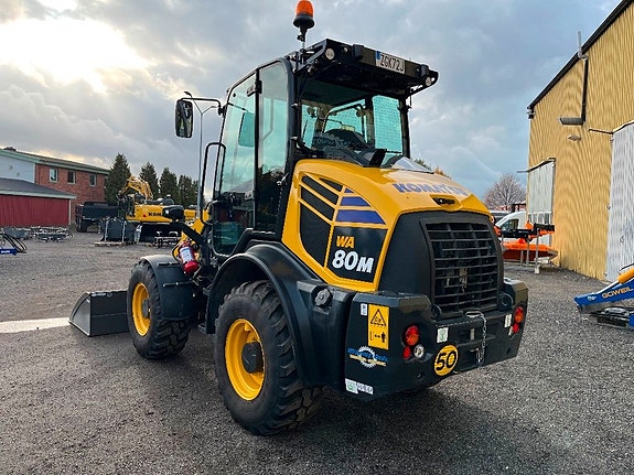 Komatsu WA80M-8 4 of 9