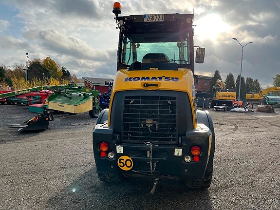 Komatsu WA80M-8 5 of 9