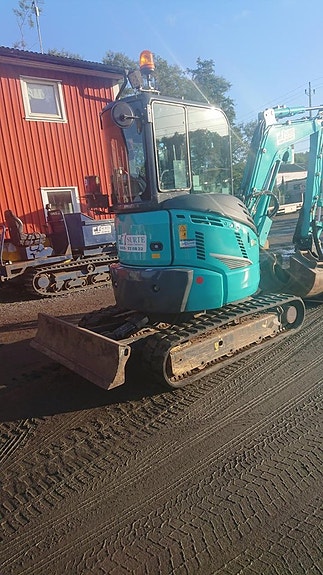 Hyra 3,5 tons grävmaskin 2 of 3
