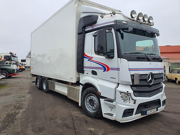 Mercedes Actros 2551 skåp öppningsbar sida 2 of 4