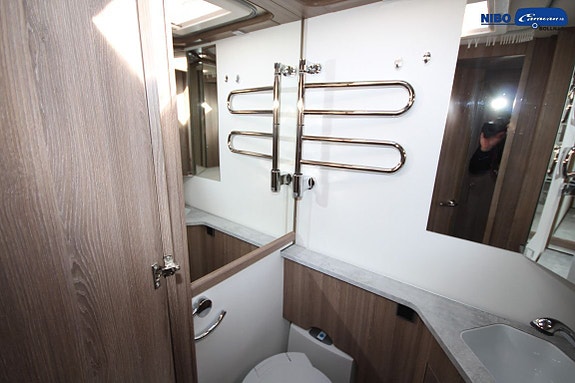 Kabe ROYAL 740 GLE KS (SKINN, AC) 12 of 21