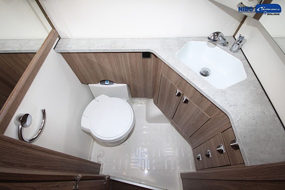 Kabe ROYAL 740 GLE KS (SKINN, AC) 11 of 21