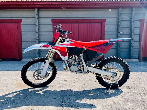 FANTIC XX 250 2 of 5