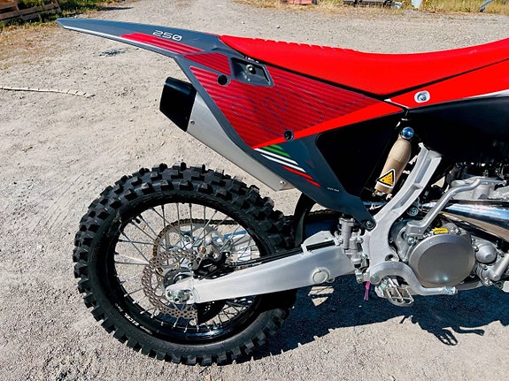 FANTIC XX 250 4 of 5