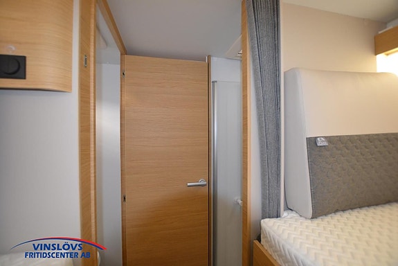 Adria Coral 670 DL 60 Y 16 of 19