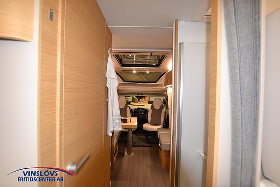 Adria Coral 670 DL 60 Y 7 of 19