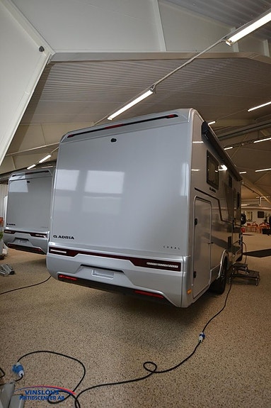 Adria Coral 670 DL 60 Y 3 of 19