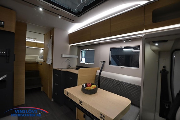 Adria Coral 670 DL 60 Y 12 of 19