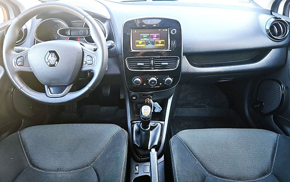 Renault Clio 12 of 13