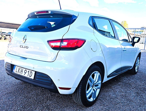 Renault Clio 9 of 13