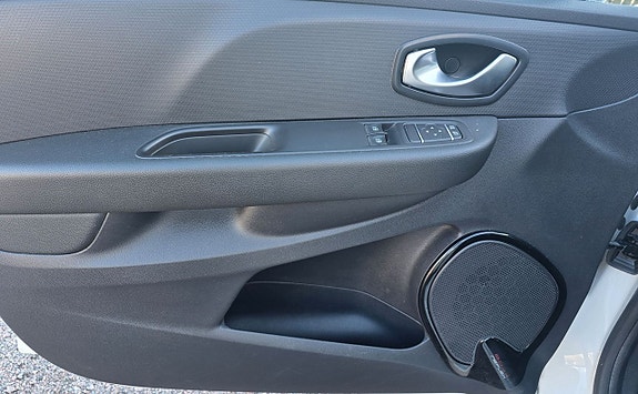 Renault Clio 13 of 13