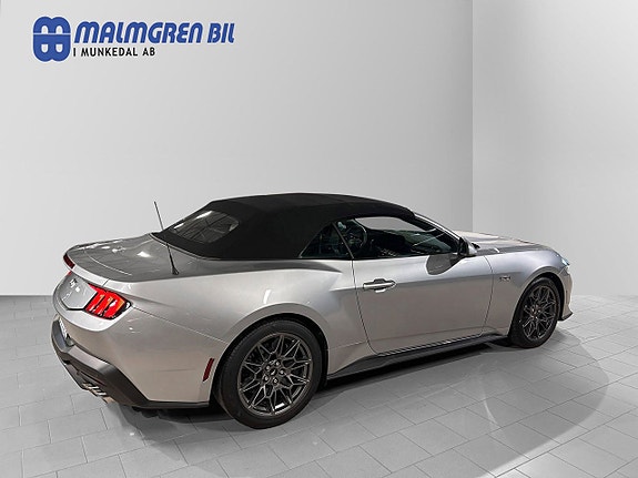Ford Mustang 9 of 24