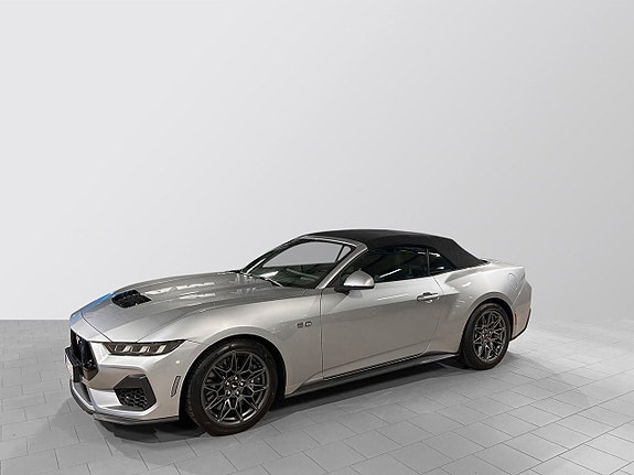 Ford Mustang 4 of 5