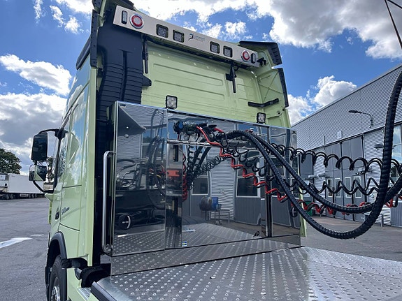 Volvo FMX 6x4 Dragbil med Hydraultank 2 of 3