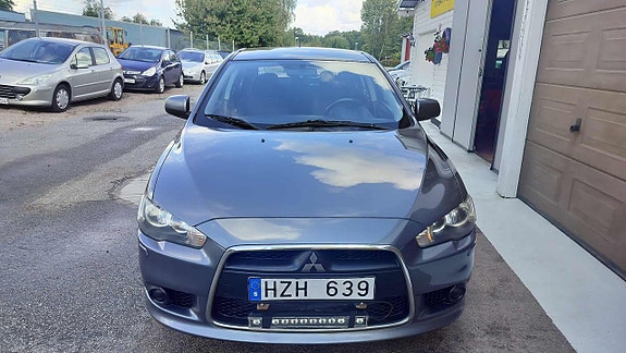 Mitsubishi Lancer 2 of 5
